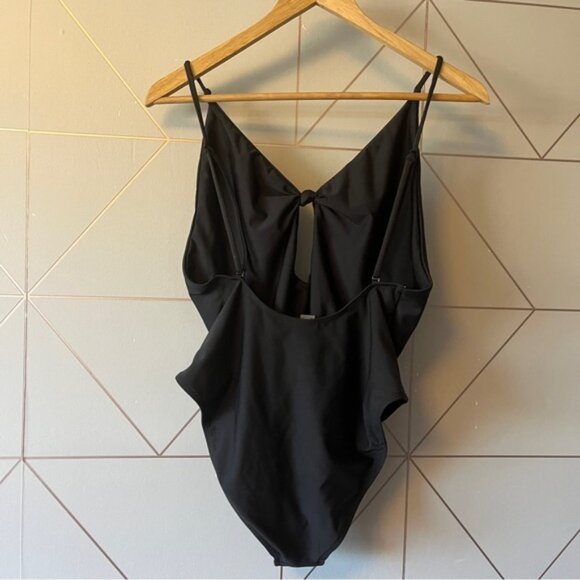 Volcom Simply Seamless One Piece Swimsuit Black - Picture 2 of 8